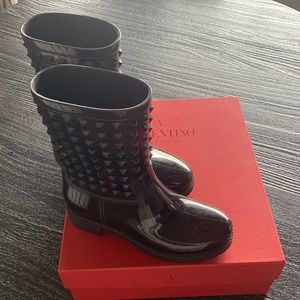 Valentino Boots size 38 black.